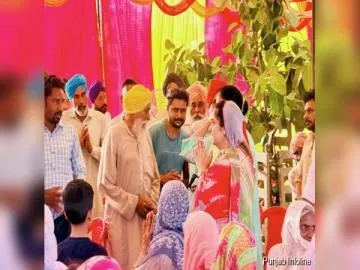 ਹਲਕਾ ਵਿਧਾਇਕਾ ਪ੍ਰੋ. ਬਲਜਿੰਦਰ ਕੌਰ ਨੇ ਜੱਦੀ ਪਿੰਡ ਜਗਾ ਰਾਮ ਤੀਰਥ ਵਿਖੇ ਕੀਤੀ ਲੋਕ ਮਿਲਣੀ, ਸੁੁਣੀਆਂ ਲੋਕਾਂ ਦੀਆਂ ਮੁਸ਼ਕਲਾਂ  (ਹਰ ਥਾਂ ਲੋਕ ‘ਆਪ’ ਸਰਕਾਰ ਮੁੜ ਬਣਾਉਣ ਦੀ ਗੱਲ ਕਰ ਰਹੇ ਹਨ- ਬੀਬਾ ਬਲਜਿੰਦਰ ਕੌਰ)