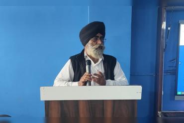 ਗੁਰਜੀਤ ਸਿੰਘ ਆਜ਼ਾਦ ਦੀ ਕਵਿਤਾ 'ਅਗਾਜ਼ ਹੀ ਅਗਾਜ਼' ਜੀਵਨ ਦੇ ਰੂਹਾਨੀ ਸਫਰ ਨੂੰ ਰੋਸ਼ਨ ਕਰਦੀ ਹੈ