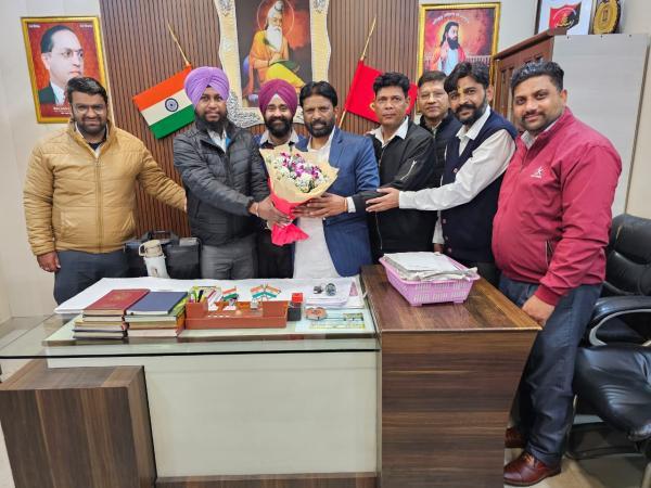 Punjab Medical Representatives Association Honored Senior Aam Aadmi Party Leader Vijay Danav