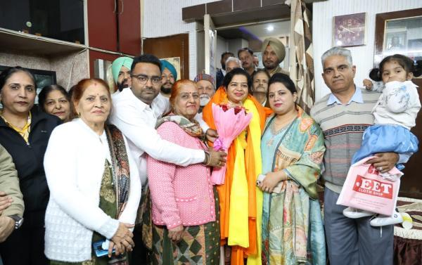 Principal Inderjit Kaur Honored by Anand Family on Her Visit to Doraha