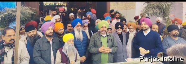 Beautiful Turban-Tying Competition Dedicated to the Martyrs of Poh Month, Langar Also Organised
