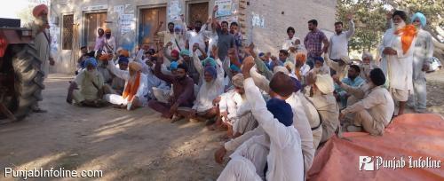 ਸ਼ਰਾਬ ਦੇ ਠੇਕੇ ਤੋਂ ਭੜਕੇ ਪਿੰਡ ਵਾਸੀਆਂ ਨੇ ਲਾਇਆ ਧਰਨਾ, ਪਿੰਡ ਕੀਤੀ ਠੇਕੇਦਾਰਾਂ ਖਿਲਾਫ ਨਾਅਰੇਬਾਜ਼ੀ।